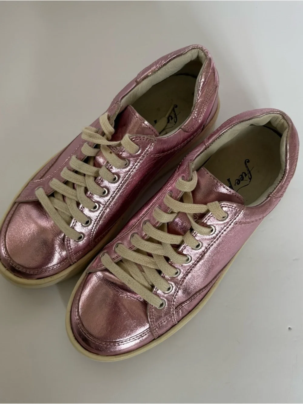 Free People LETTERMAN SNEAKER Pink Metallic Leather 7 Trendy Preppy Comfy Skater
